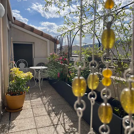Prado Spacious And Sunny Loft In *